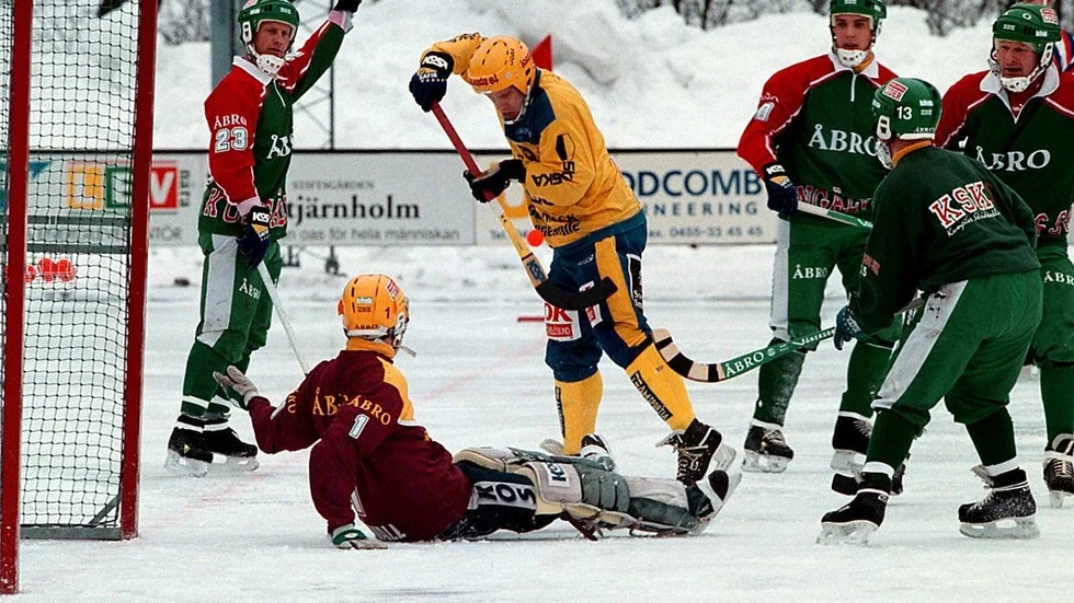 OIK på Ramdalens konstfrusna bandyplan när det begav sig.