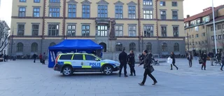 Drama på Fristadstorget – hotade tända eld på sig själv