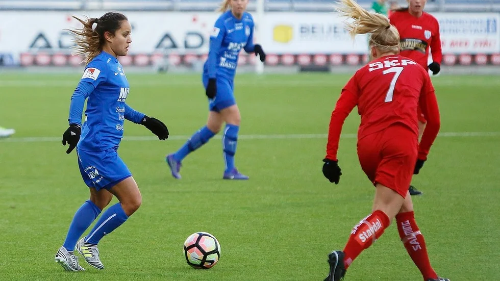 Malin Diaz och de andra Unitedtjejerna hade en tung eftermiddag på Tunavallen.