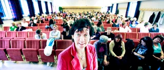Lisbeth Pipping föreläser om sin svåra uppväxt