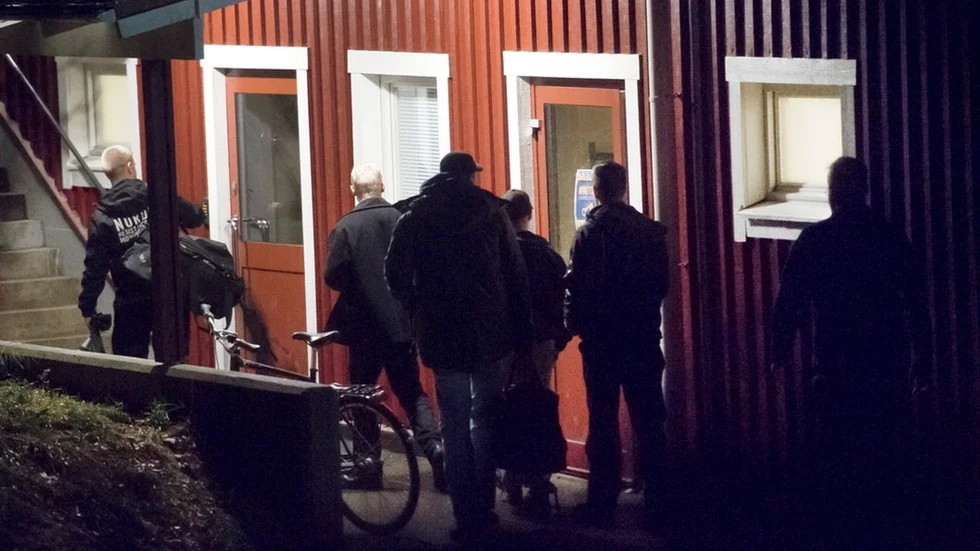 Nazisterna blev avstängda efter SN:s avslöjande. Men nu gympar de åter i Vrena gymnastiksal.
