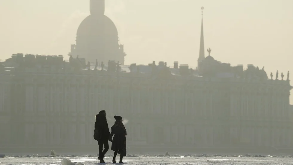 Sankt Petersburg är en vacker stad i ett land där tilliten till andra människor och till myndigheter är låg och grogrunden för en demokratisk utveckling svag. FOTO: DMITRI LOVETSKY