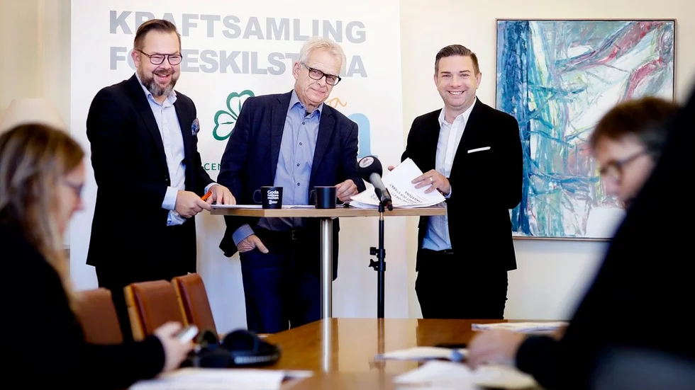 Jari Puustinen (M), Arne Jonsson (C) och Jimmy Jansson (S) i den politiska majoriteten i Eskilstuna presenterade sitt politiska program för mandatperioden vid en presskonferens i stadshuset under torsdagen.