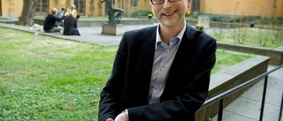Professor Dick Harrison utreder historiskt rum i Strängnäs: "Otroligt glada"