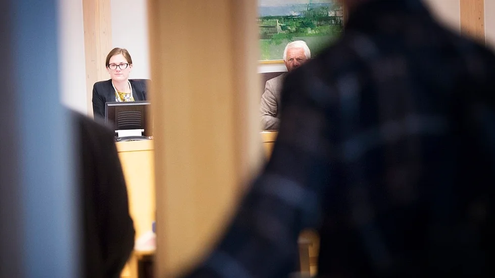 Rättegången kring det knivbråk i Thuleparken som skedde i juli påbörjades i Nyköpings tingsrätt på fredagen.