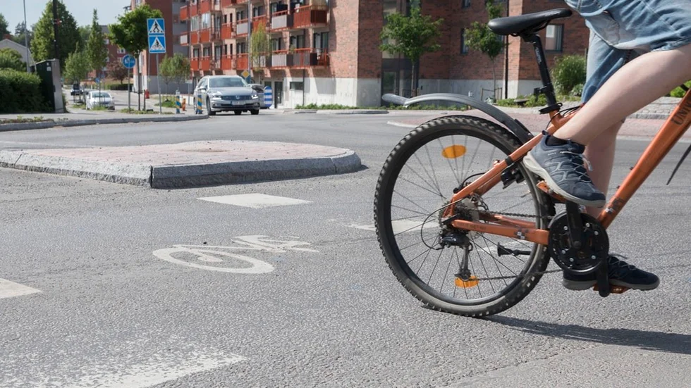 Många nya cykelbanor, rondeller och överfarter har byggts på senare tid. Det innebär nya regler att följa, något som många cyklister inte alltid gör.