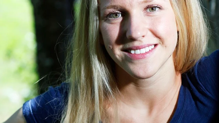 Isabella Einéus, Bella kallad, dubbel Europamästare i gymnastik.