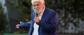 Hasse Andersson intog allsångsscenen på Skansen