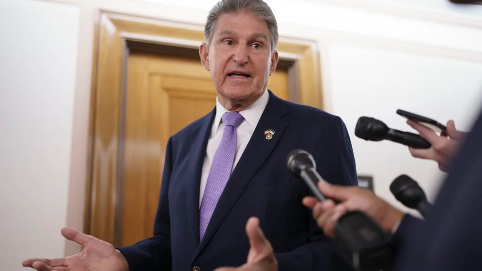Joe Manchin säger ja till ett stort reformpaket efter många turer. Arkivbild.