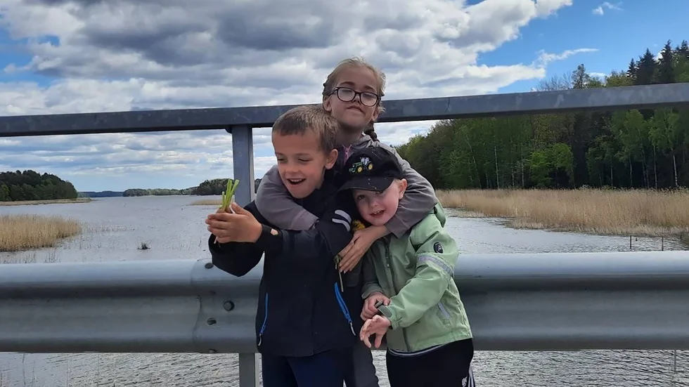 Misha Shcherban och Zlata Shcherban tillsammans med Fia Anderssons son.