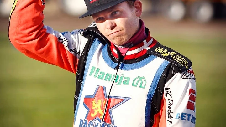 Michael Jepsen Jensen har bytt Dackarnas väst mot Smedernas. På tisdagskvällen finns han med i Eskilstunalagets allra första heat för säsongen.