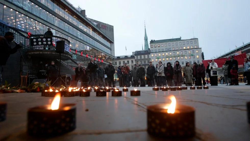Bilden föreställer en manifestation mot hedersrelaterat våld, men har inget med skribenterna att göra.