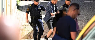 Säkerhetspolisen utreder mordet i Visby som terroristbrott • Misstänkte 32-åringens försvarsadvokat: "Hänvisar till åklagaren"