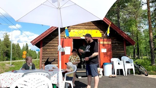 Caféet i Anttis håller öppet i sommar.