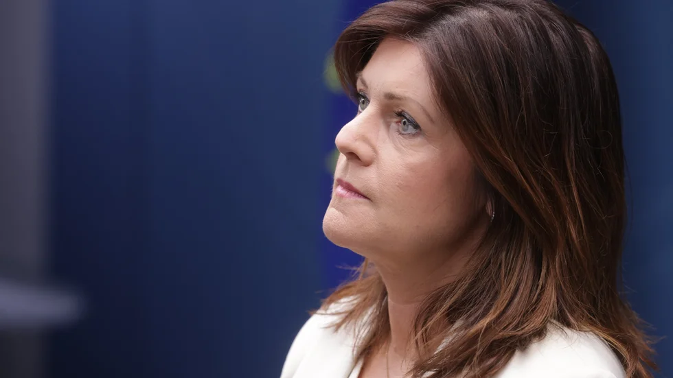 Arbetsmarknads- och jämställdhetsminister Eva Nordmark (S) upprepar sitt krav på att arbetsförmedlingen ska öppna fler kontor i landet, egna eller tillsammans med andra myndigheter.