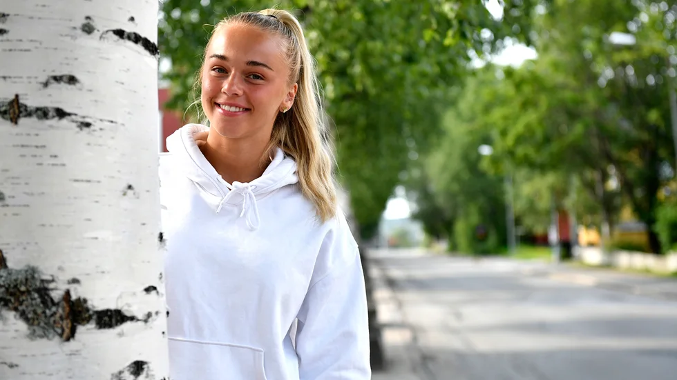 19-åriga Villemo Dahlqvist trivs bra i björkarnas stad även om klubben Umeå IK i allra högsta grad är involverade i nedflyttningsstriden.