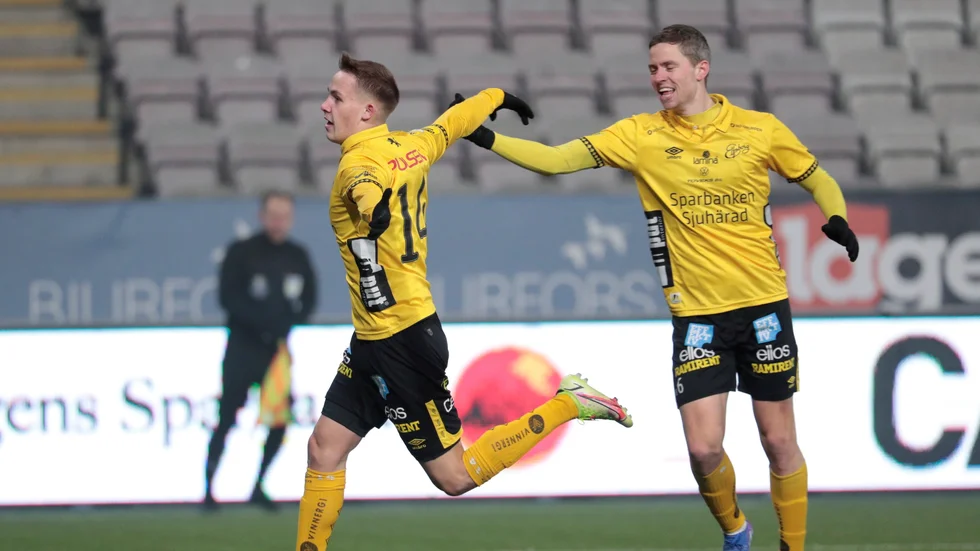 Elfsborgs Jacob Ondrejka gör 1-2 under lördagens fotbollsmatch i den sista omgången av allsvenskan mellan Örebro SK och IF Elfsborg på Behrn Arena.
