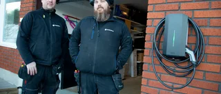 Efterfrågan på laddboxar skjuter i höjden – elektrikern tipsar om viktiga saker att tänka på
