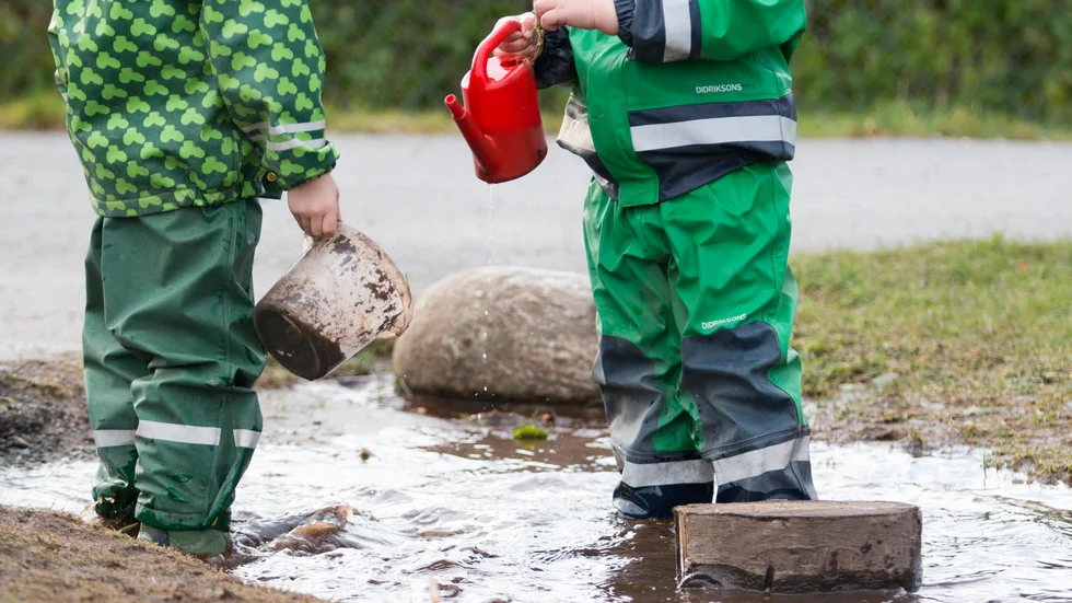 Vi har frågat föräldrar i Motala hur tankarna går efter kommunens vädjan att hålla barn i förskolan hemma trots att de är friska.