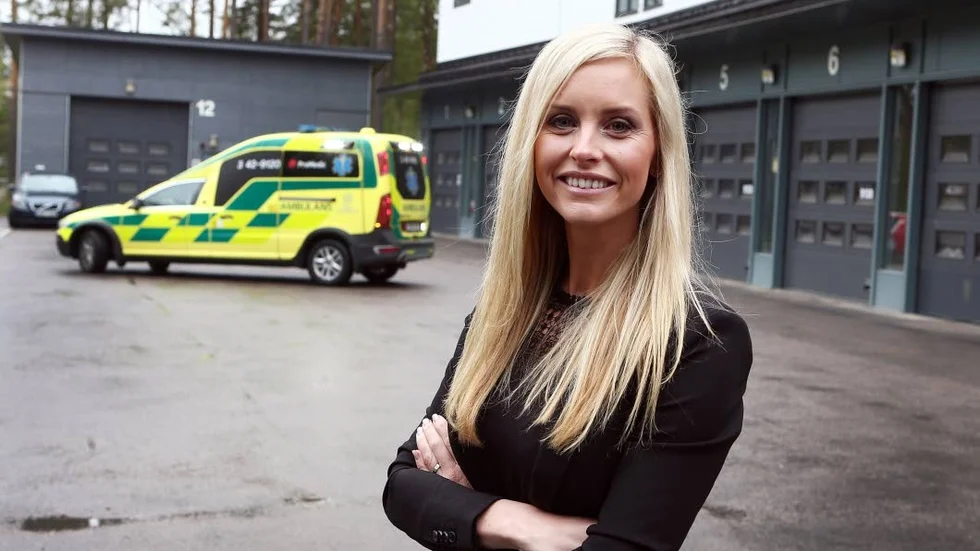 Läsarna har röstat fram Emelie Schepp till årets deckarförfattare. I maj kom hennes tredje spänningsroman "Prio ett" om ambulanssjukvården i Östergötland.