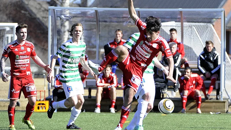 Räckte inte. Nils Lundmarks Morön kunde inte stoppa Piteås tvåmålskytt, Arish Nouri.