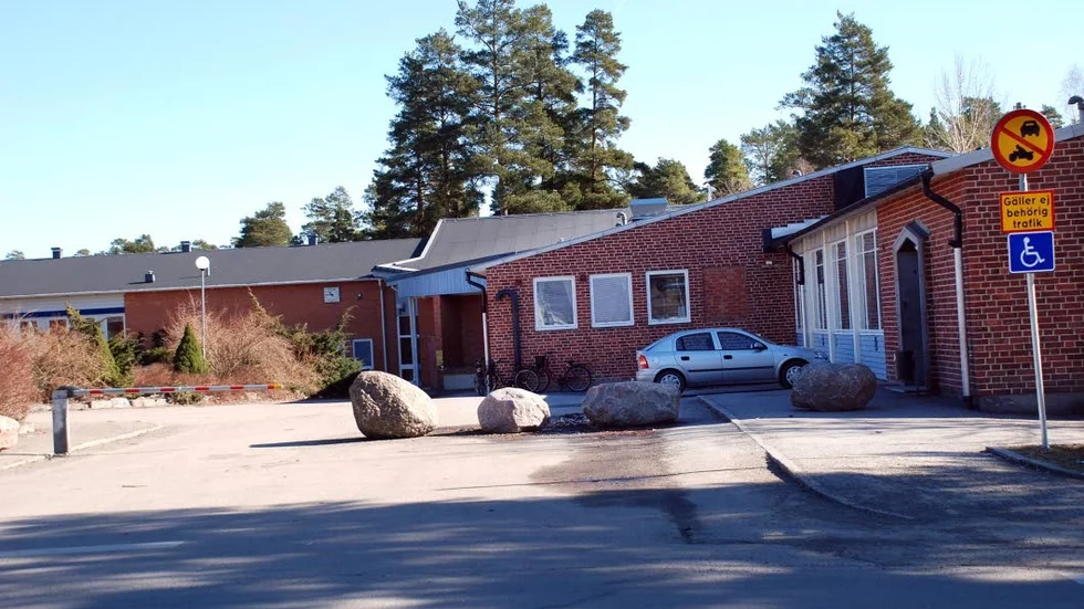 Skolfråga. En interpellation om Storängsskolan och den stora genomströmningen av elever i olika åldrar till internationella klassen togs upp på kommunfullmäktige.