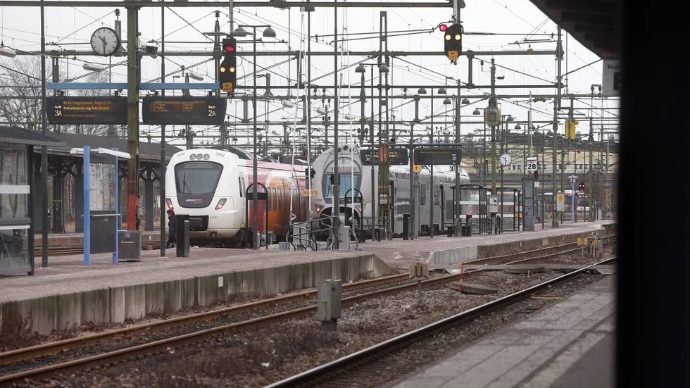 Härifrån skulle den berusade mannen avvisas av polismännen.