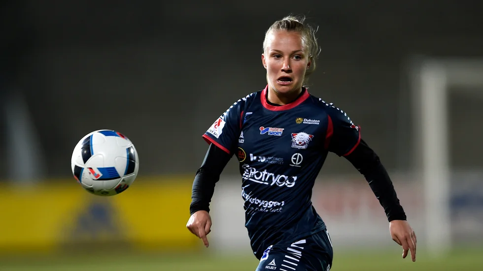 Tove Almqvist, här i Linköpingsdress, ska spela i Djurgården de kommande två åren. Arkivbild.