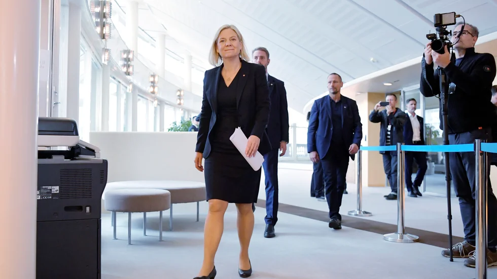 Magdalena Andersson på väg till pressträff i riksdagen i tisdags efter att talmannen gett S-ledaren mer tid för sonderingarna om en ny regering – fram till den 22 november.