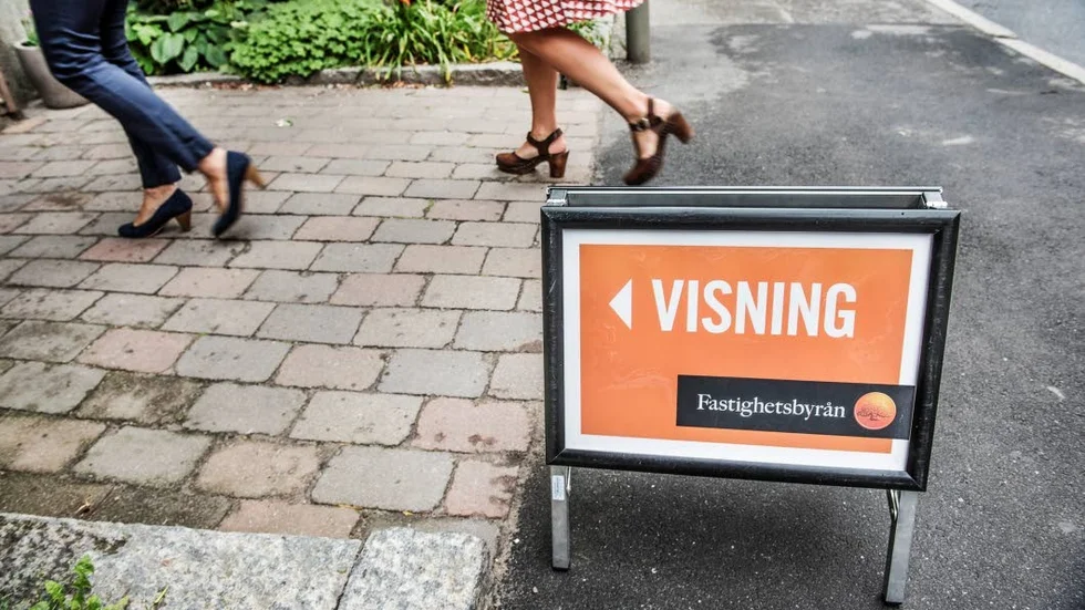 Antalet anmälningar mot mäklare minskar i Östergötland.