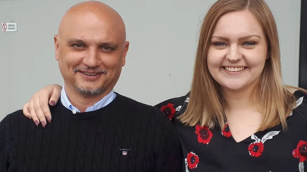 Zlatko Karov arbetar som lärare på CNG i Finspång. Kristina Hagstedt var tidigare elev på skolan. Sedan ett par år är hon CNG: s kommunikatör.