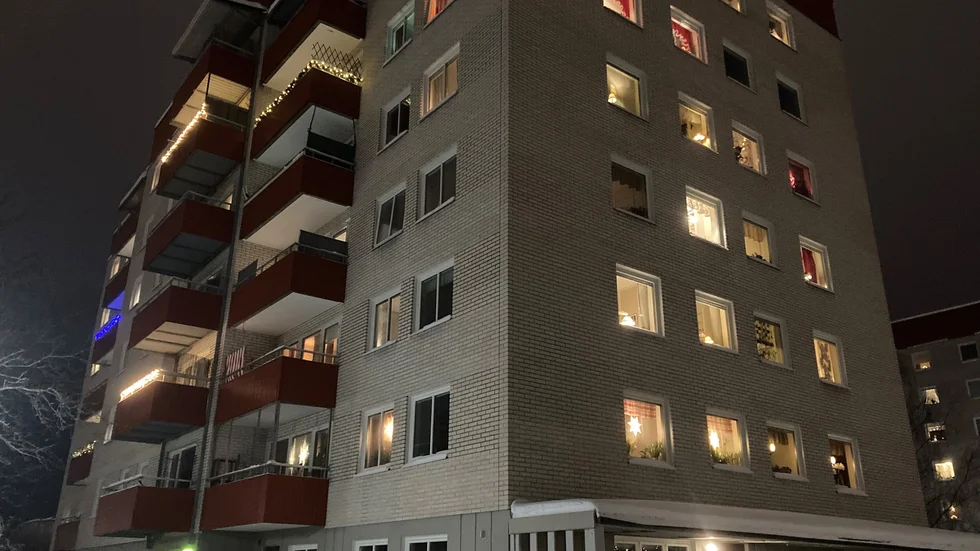Insändarskribenten menar att systemet är riggat till förmån för bostadsbolagen.