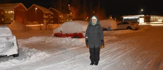Snöat in på parkeringen • Massiv kritik • "Likadant förra året" 