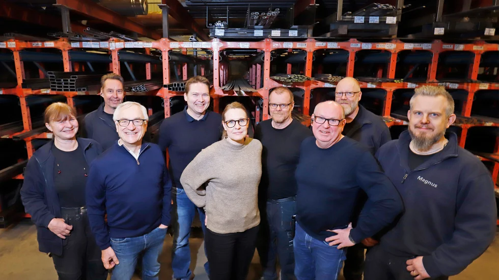 Anna Söderquist, Roine Karlsson, Lars Bergström, Anders Eller, Sofie Axelsson, Esa Ahonen, Tomas Axelsson, Ola Zeilon och Magnus Leo på Eskilstuna handelsstål i Folkesta.