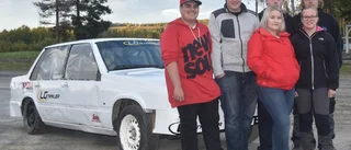 Juniorer som gillar att sladda med sina folkracebilar