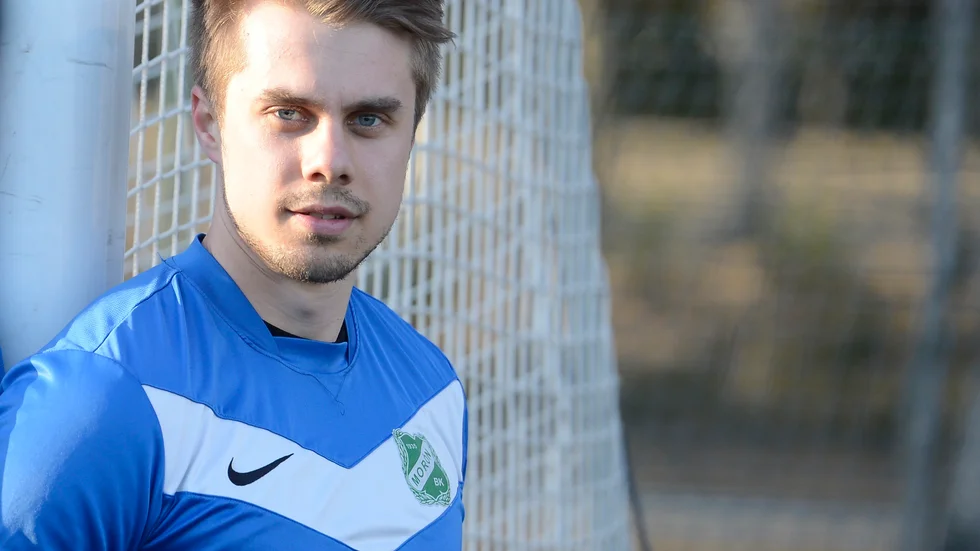 Klev fram. Erik Lundgren räddade en straff när Morön fixade en poäng borta mot Timrå. Foto: Leif Andersson.