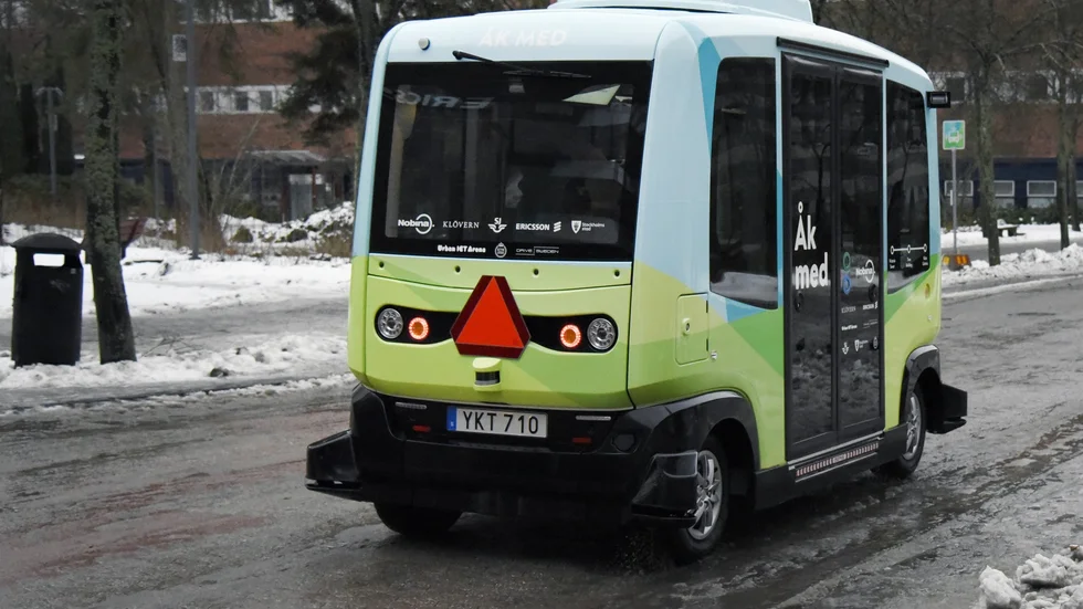 Självkörande bussar har testats i Kista i år. Nu undersöker Skellefteå kommun om det är möjligt att genomföra tester med fordonen på landsbygden.
