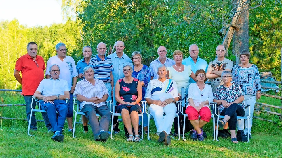 Barnbarn efter KF och Medora Larsson, Brönstjärn, samlades till en kusinträff på Skråmträsk Kvarn den 27 juli. Ett 20-tal hade möjlighet att delta i denna trevliga samvaro.