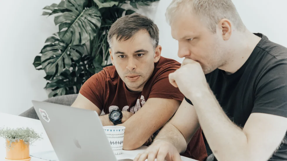Andrey Prokopenko och Eugene Ginaylo jobbar på ehandels-företaget Etendo i Ukraina. De är beredda att fly västerut om läget förvärras i landet.