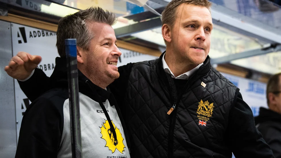 Mikael Lundström och Bert Robertsson jublar ikapp under duons gemensamma tid i Skellefteå AIK.
