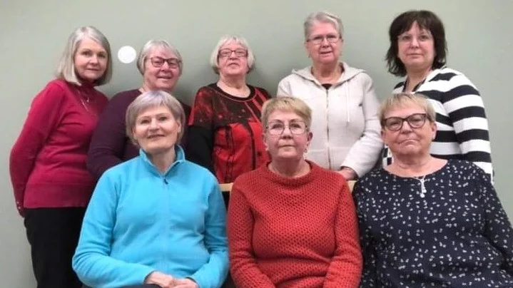 Nya styrelsen: Stående: Lena Viklund, Ulla-Britt Risberg, Marina Backman, Britt-Marie Niemi och Gun Norberg. Sittande: Anna-Lisa Blomkvist, Ewa Grönberg, och Britt-Inger Sandberg. Saknas på bild gör Birgitta Wallin.
