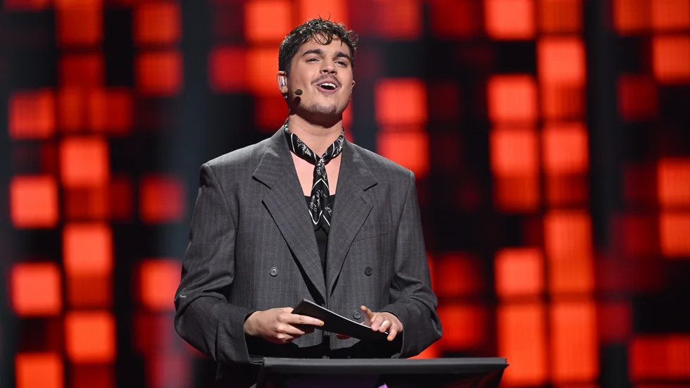 Programledare Oscar Zia under Melodifestivalens tredje deltävling. Arkivbild.