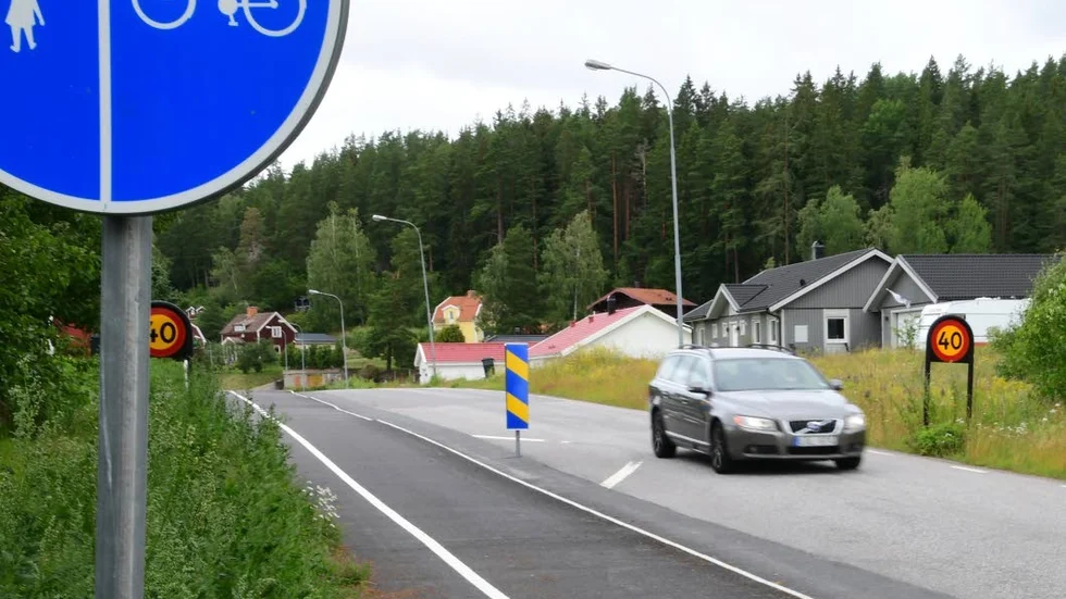 


Den hastighetsdämpande åtgärden hjälper föga. Hastighenten är ofta hög genom Butbro.



