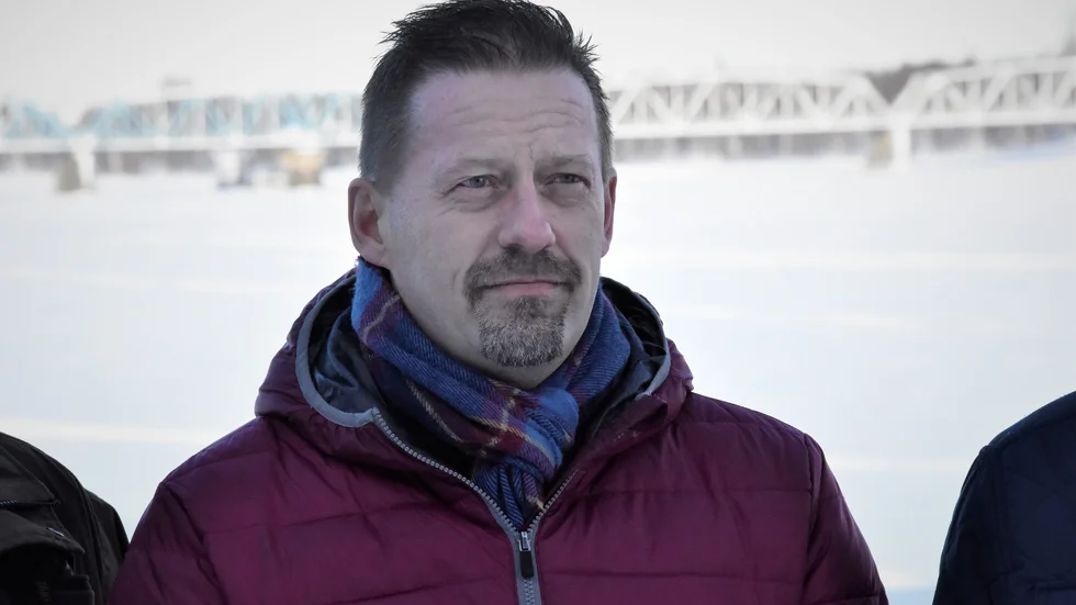"Man måste komma ihåg att det är på is och packad snö, det är inte lika lätt som att springa på asfalt. Det är lite tuffare", säger Esa Paldanius, ordförande Företagarna Haparanda.