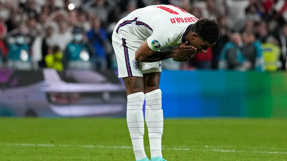 Englands Marcus Rashford efter missen i straffläggningen mot Italien i herrarnas EM-final i fotboll på Wembley i London. Arkivbild.