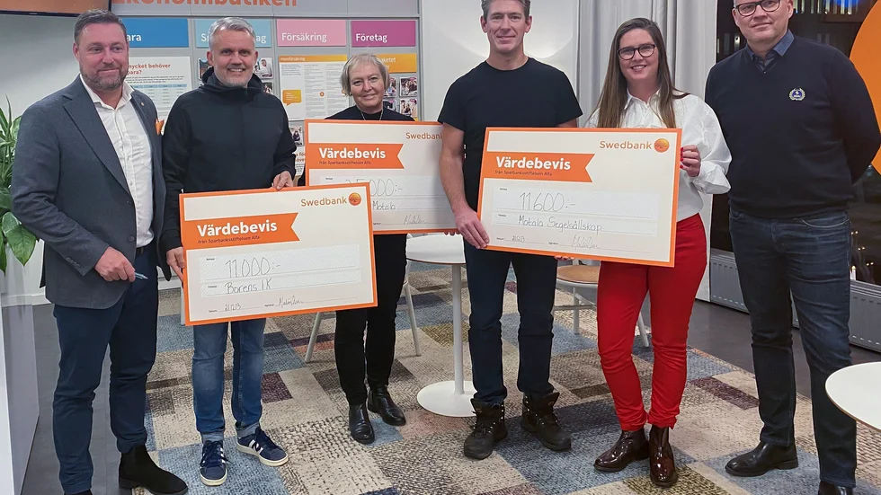 Swedbanks Per Andersson och RF-SISUs Johan Råsbrink flankerar Borens Hans Wetterhall, Korpen i Motalas Åsa Hjärtstrand samt Motala segelsällskaps Niklas Gustafsson och Maria Nilsson.