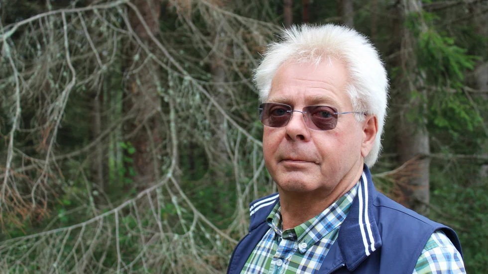 Gerth Hjalmarsson på Blackstad Klockaregård är aktiv som skogsägare, med blick för hur träden mår.