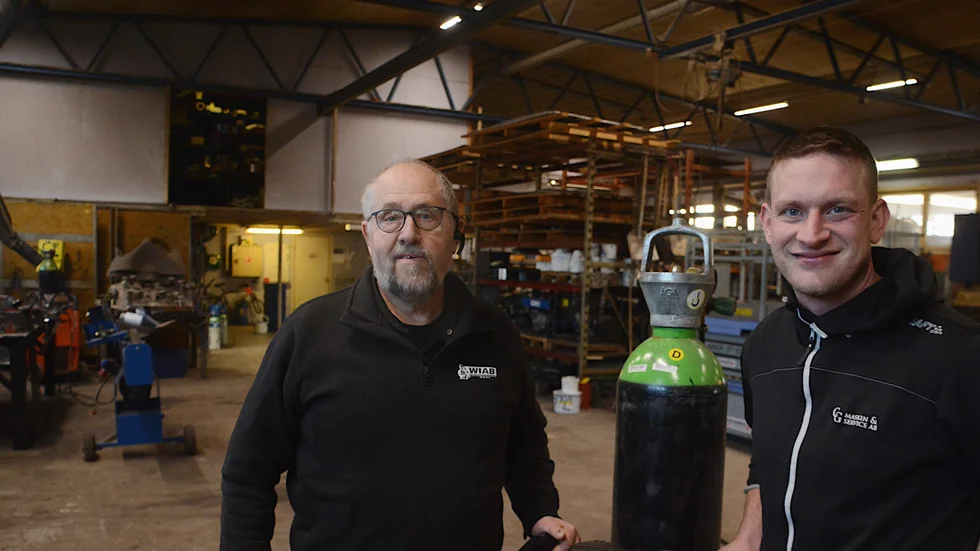 WIAB jobbar mycket med svetsarbeten, särskilt i rostfritt material och aluminium. T.v säljaren John Isaksson och t.h. Christoffer Gunnarsson som tar över den 31 januari.
