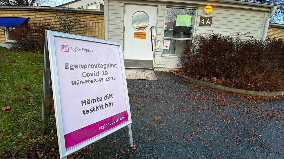 Här, på Nyängsvägen, var testkiten en bristvara under måndagen.