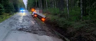 Rattfyllo utan körkort slogs mot polis – åkte fast igen